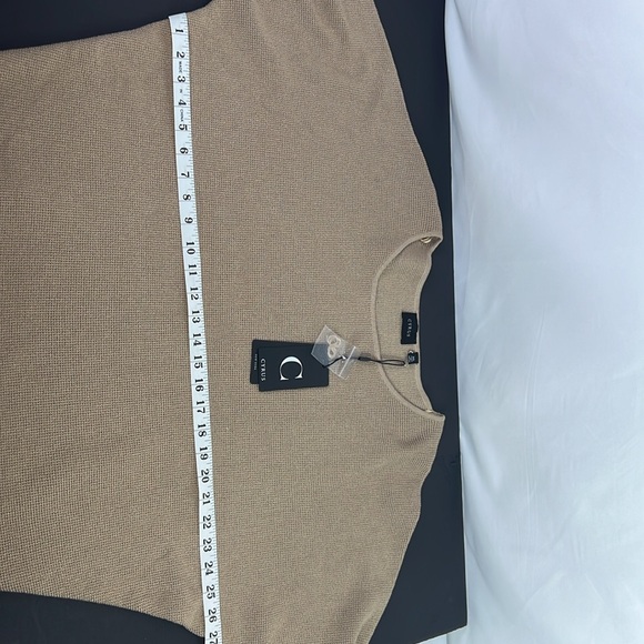 Cyrus bat-winged lightweight sweater - Picture 10 of 11